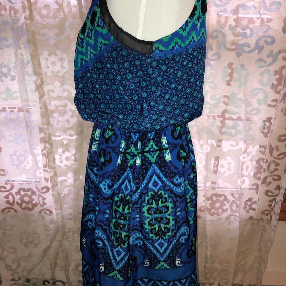 Dress - Picture 3 of 4